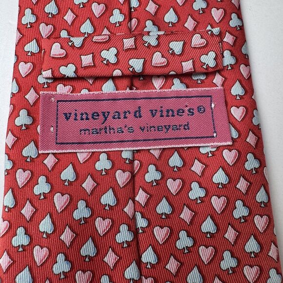 Vineyard Vines Silk Necktie Red Martha’s Vineyard Clubs Hearts Diamonds Spades - Picture 2 of 9